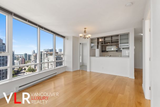 Condo in Downtown Vancouver, BC - Photo 1