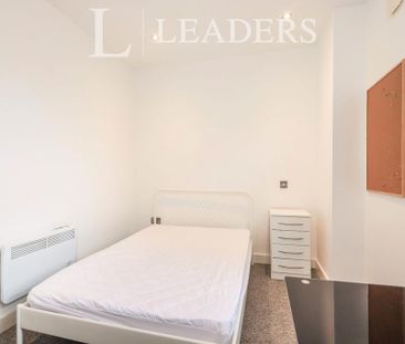 4 bedroom flat to rent - Photo 5