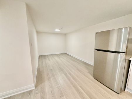 For Lease - 343 Chester Le Boulevard Unit# Lower, Toronto, Ontario - Photo 3