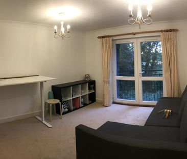 Cavendish Place, Guildford, GU2 - Photo 2