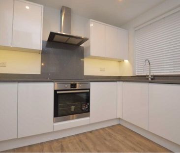 2 bedroom semi-detached house to rent - Photo 5
