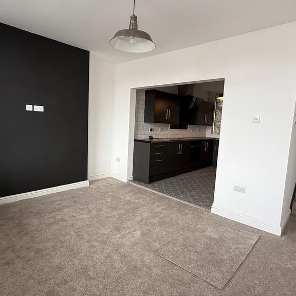 2 bedroom house to rent - Photo 1