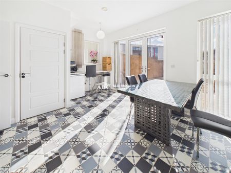 Edgecumbe Avenue, NW9 4AT, London - Photo 3