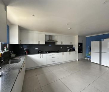 1 bedroom in a house share to rent - Photo 5