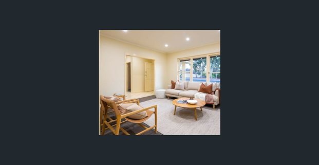 A neat & tidy 3 Bedroom 1 Bathroom Home so close to all the Amenities. - Photo 1