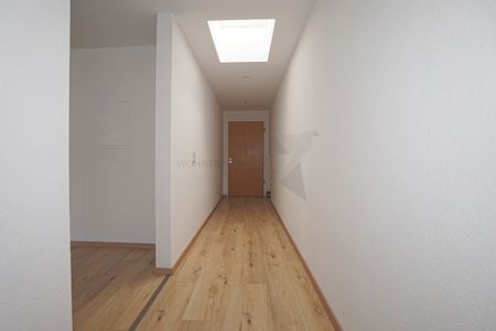 Geräumige, helle 2-Raum-Wohnung mit Dachterrasse - Foto 3