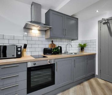 Derbyshire Lane, Hucknall, NG15 - Photo 5