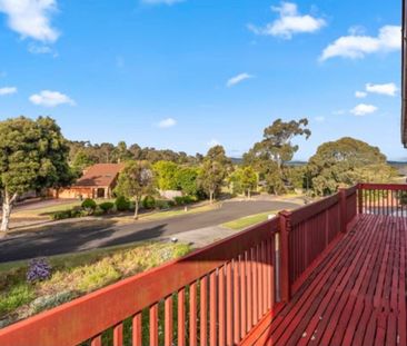 8 Hillgrove Close, Wheelers Hill - Photo 3