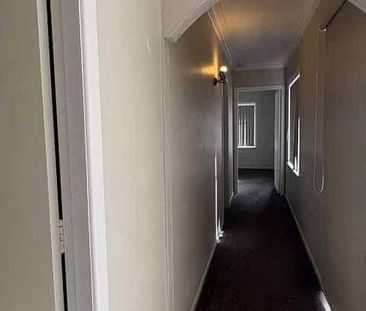 For Rent: Spacious 3-Bedroom Home in Sought-After - Photo 5