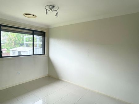 Well Presented 3 Bedroom Family Home Close to All Local Amenities! - Photo 5