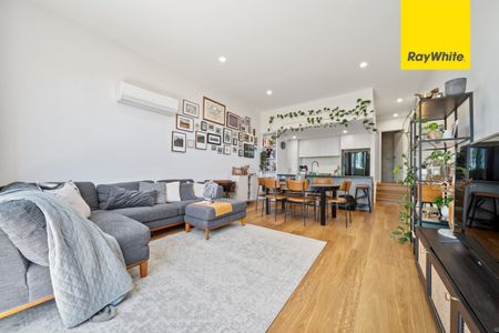 Modern Townhouse Living - Photo 2