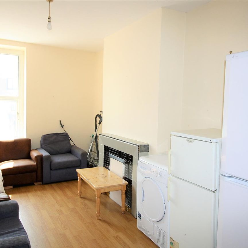 Woodville Road, Cardiff - Photo 1