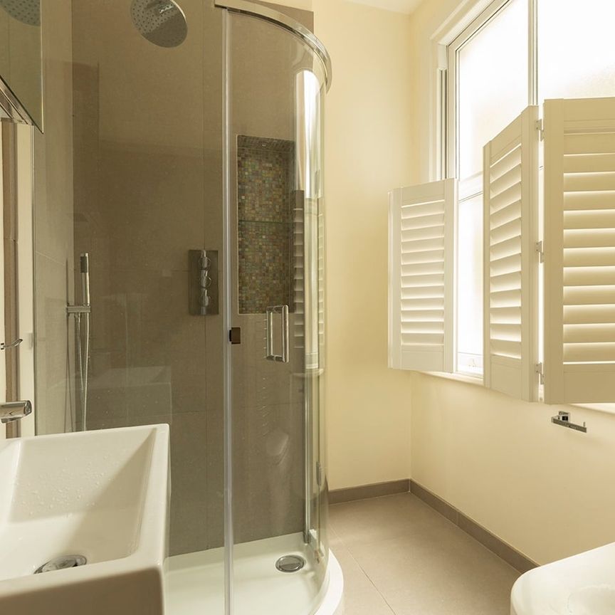 1 Bed Flat, Tremadoc Road, SW4 - Photo 1