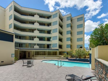 Modern Furnished Studio Close to Everything - Photo 4