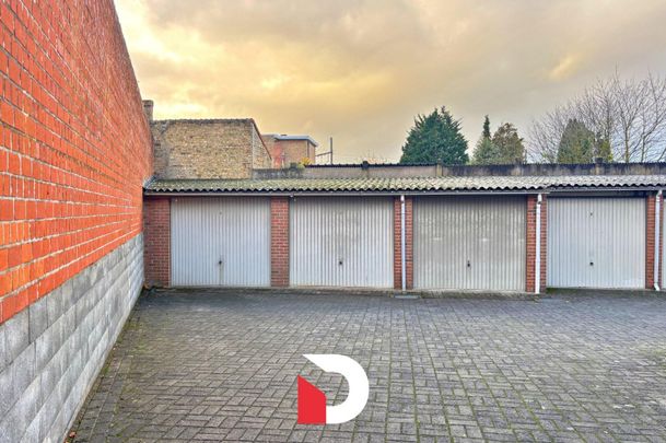 Rijwoning met 3 kamers en garage te Sint-Andries - Photo 1
