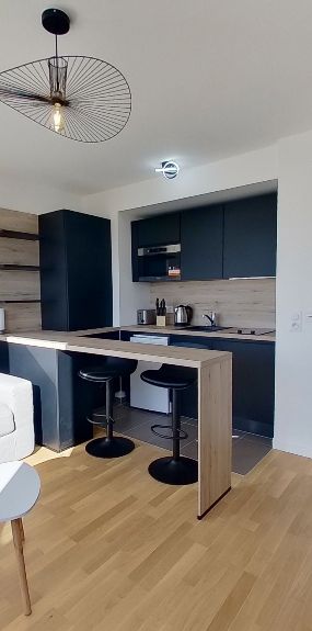 Studio MEUBLE 24.23 m2 COURBEVOIE - Photo 1