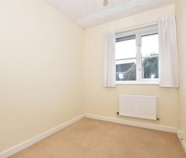 3 bedroom detached house to rent - Photo 3