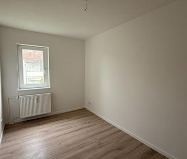 PERFEKT FÜR KLEINE FAMILIEN - 3 Zimmer mit Einbauküche - Photo 1