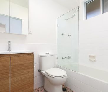 2/18A Ballast Point Road, Birchgrove NSW 2041 - Apartment For Rent ... - Photo 4