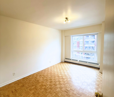 3.5 Available NOW – 7 Côte-Ste-Catherine - Photo 4