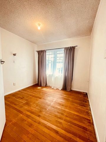 Charming 3BR Avondale Haven – A/C & Parking - Photo 5