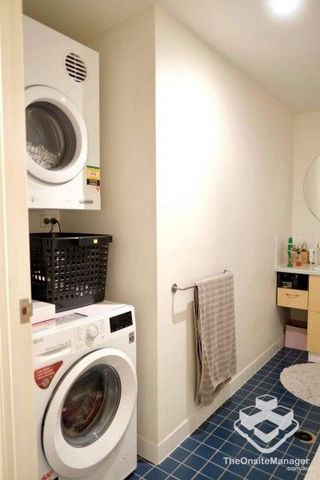 Peaceful, Convenient Living in the Heart of Teneriffe - Photo 3