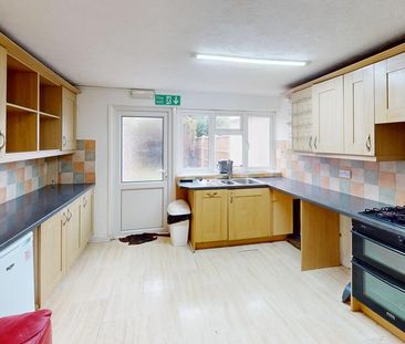4 bedroom terraced house to rent - Photo 6