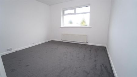 2 bedroom semi-detached bungalow to rent - Photo 3