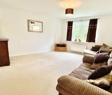 2 bedroom ground floor flat to rent - Photo 1