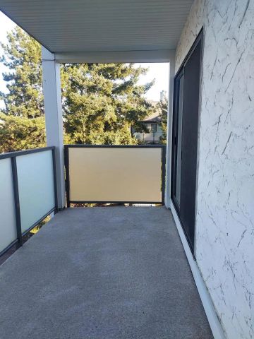 Vista Royale — 2 Bedroom - Photo 3