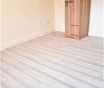 Central Avenue, Greater London, UB3 - Photo 1