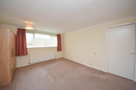 4 bedroom detached bungalow to rent - Photo 5