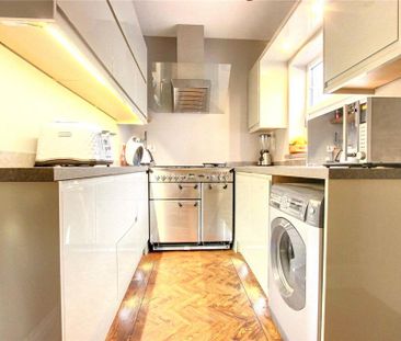 2 bedroom end of terrace house to rent - Photo 4