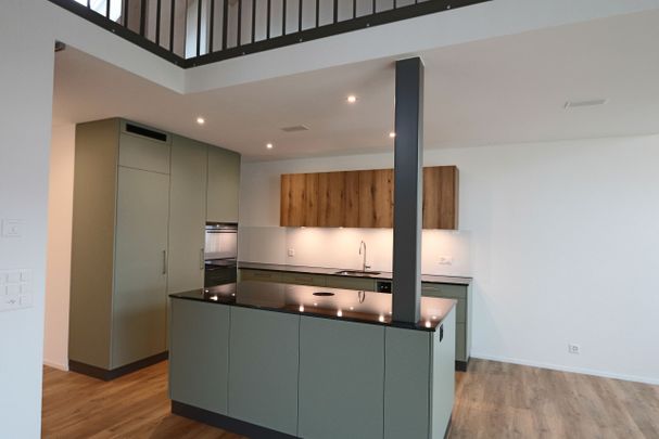 New construction – Spacious, bright 4.5-room duplex penthouse apartment in Kerzers - Foto 1