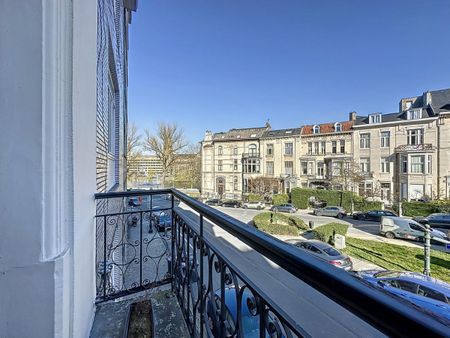 Ixelles Ponds: Magnificent 2-bedroom apartment + balcony - Photo 2