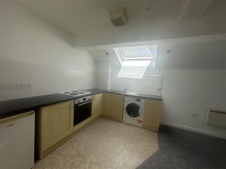 Winforton Close, Redditch - Photo 3