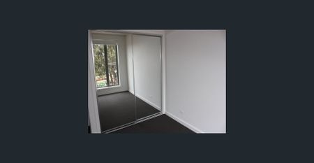 "Two bedrooms with two carparks" - Photo 3