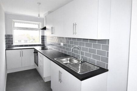 1 bedroom maisonette to rent - Photo 2