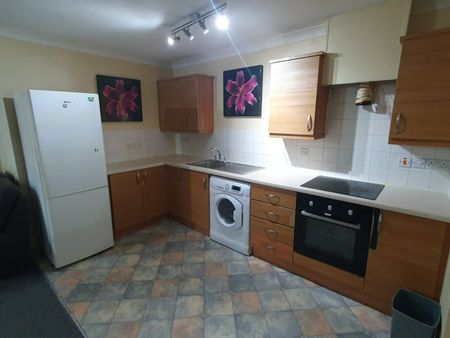 2 Bed Flat, Brook Court, NG7 - Photo 2