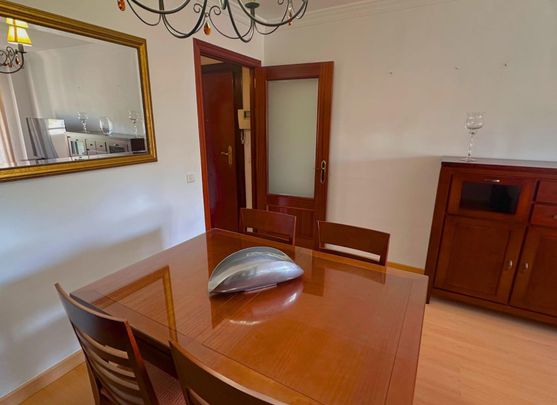 Piso en alquiler de larga temporada con terraza, garaje y trastero – Estepona - Photo 1