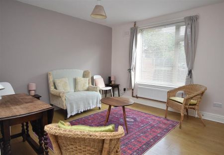 2 bedroom end of terrace house to rent - Photo 5