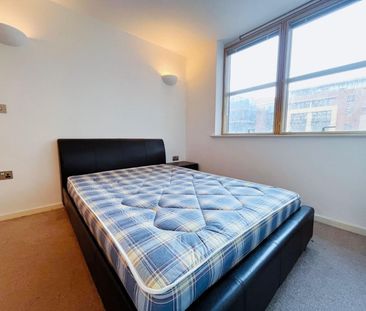 2 bedroom Flat To Let - Photo 3