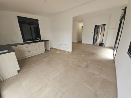 Location Maison 3 pièces 69m² STE SUZANNE 97441 - Photo 2