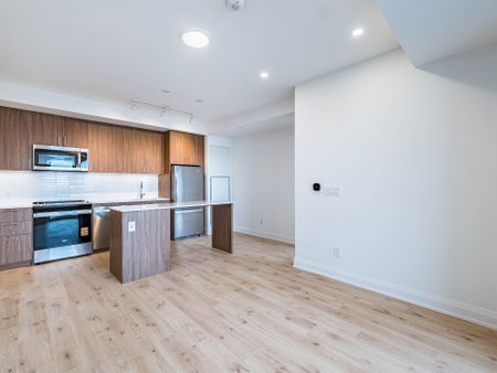 For Lease - 3250 Carding Mill Trail Unit# 404, Oakville, Ontario - Photo 2