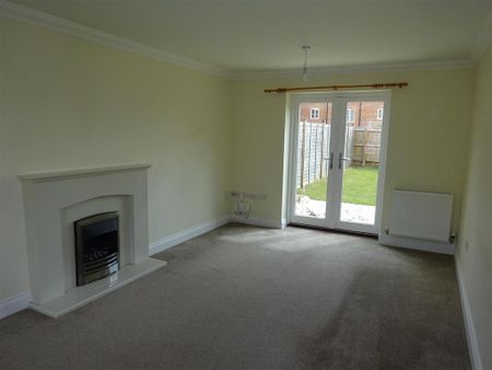 4 bedroom link detached house to rent - Photo 2