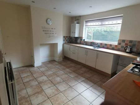 2 bedroom terraced house to rent - Photo 2