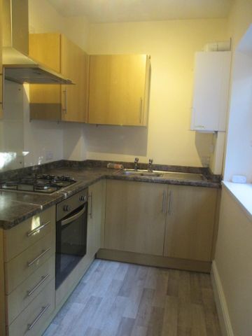 2 bedroom end of terrace house to rent - Photo 5