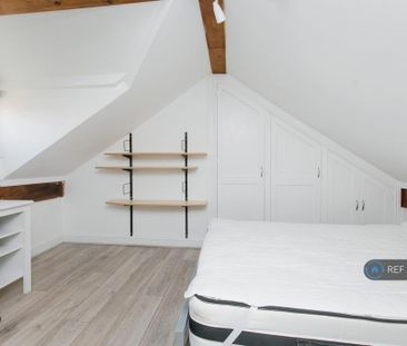 1 bedroom in a house share to rent - Photo 3
