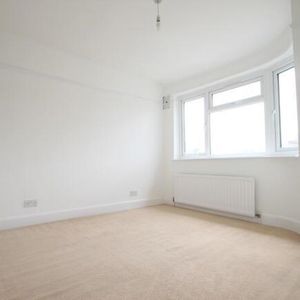 2 bedroom maisonette to rent - Photo 2