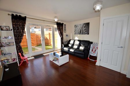 Price £1,800 pcm - Under Offer - Photo 5